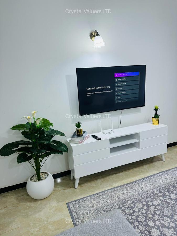 Serviced 2 Bed Apartment with En Suite in Dennis Pritt - 5