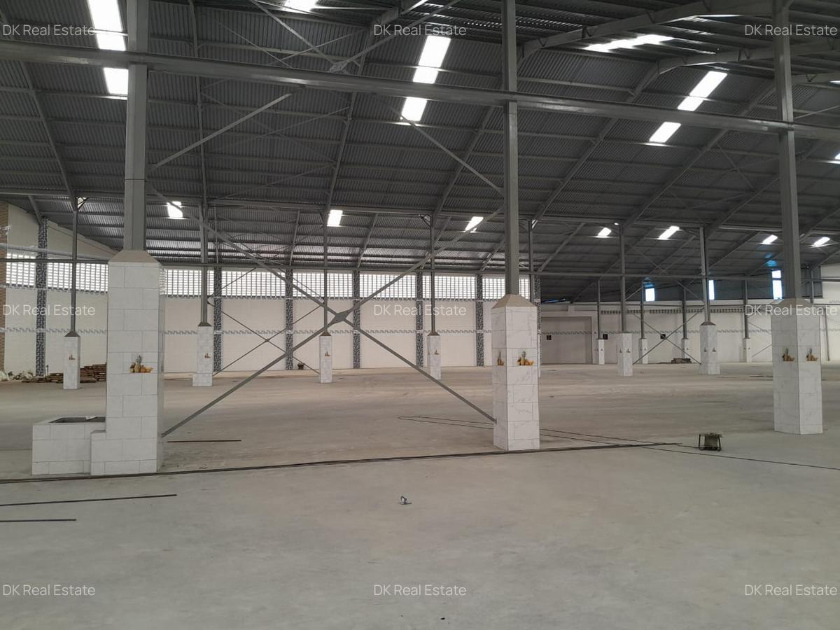 96,229 ft² Warehouse with Service Charge Included at Off Refineries Road - 9