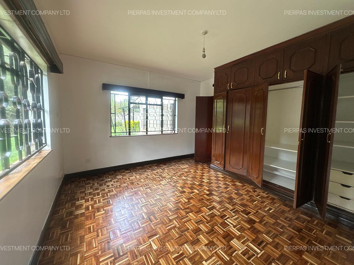 5 Bed Townhouse with En Suite in Lavington - 6