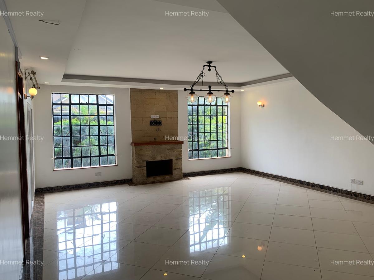 5 Bed Townhouse with En Suite in Kitisuru - 12