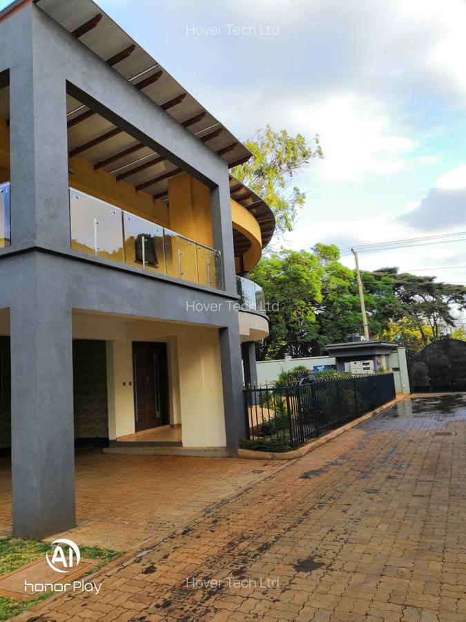 5 Bed Villa with En Suite in Lavington - 8