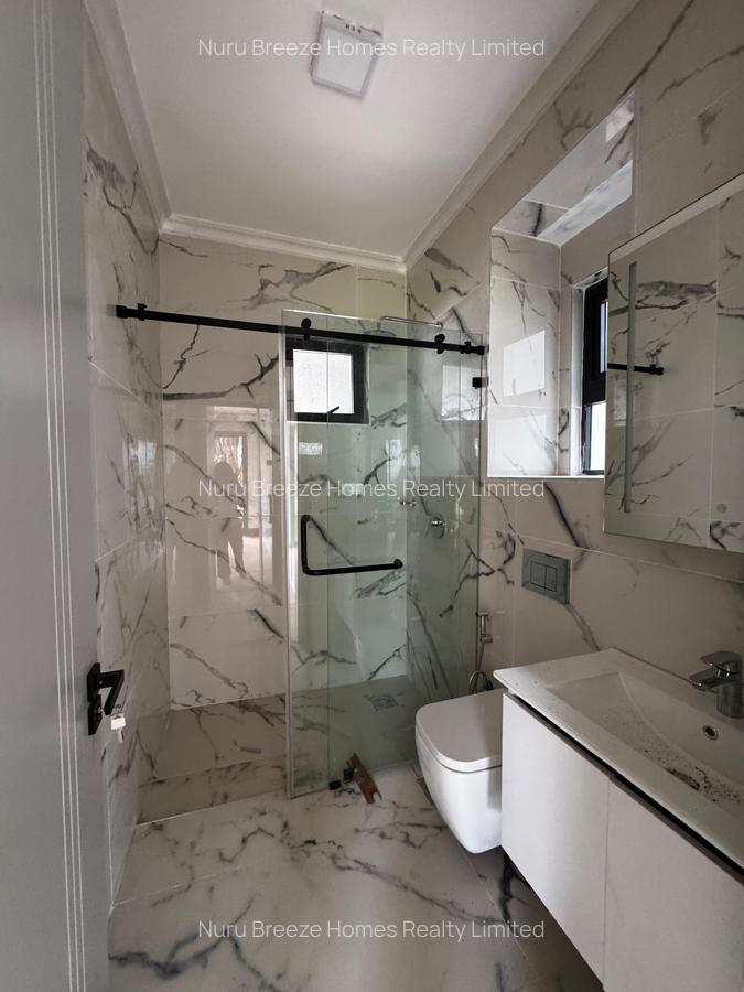 5 Bed Townhouse with En Suite in Lavington - 20