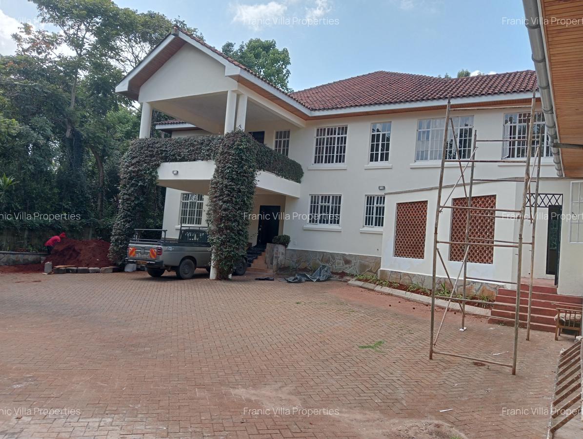 6 Bed House with En Suite at Ibis Close - 4