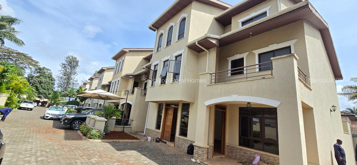 5 Bed Townhouse with En Suite at Lavington Green - 1