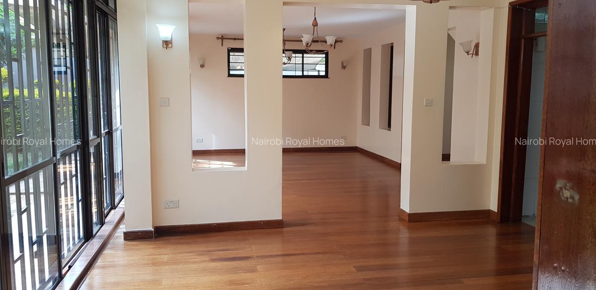 5 Bed Townhouse with En Suite at Convent Drive - 16