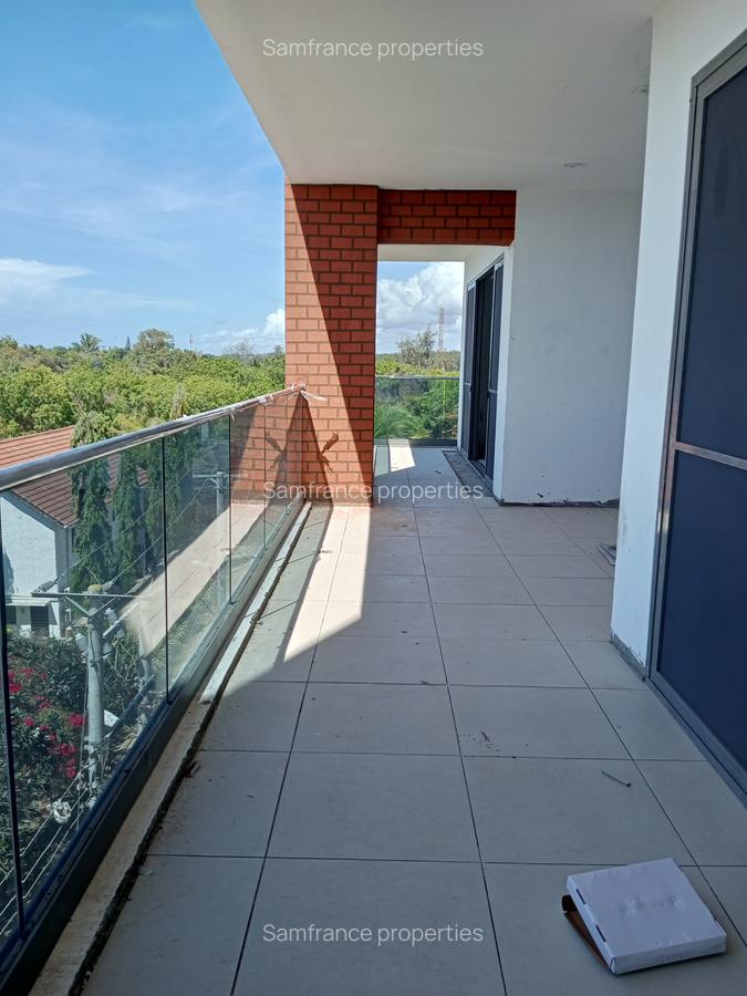 Serviced 3 Bed Apartment with En Suite at Mombasa - 10