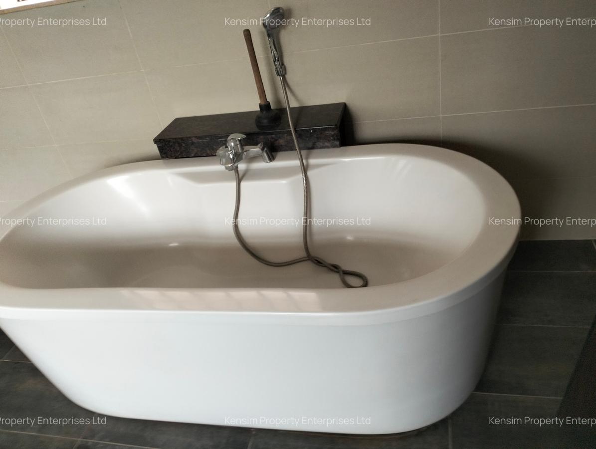 4 Bed Townhouse with En Suite in Runda - 14