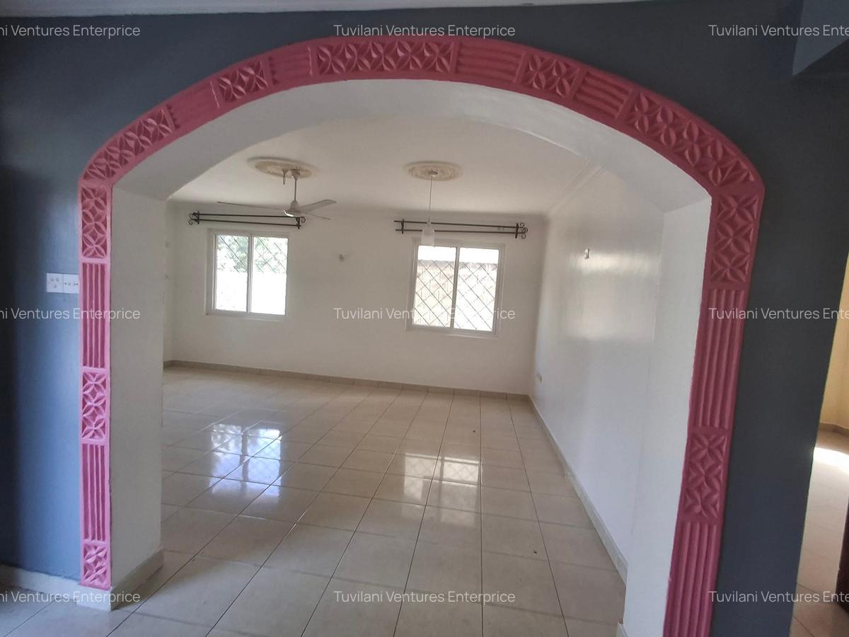4 Bed Villa with En Suite at Utange - 5