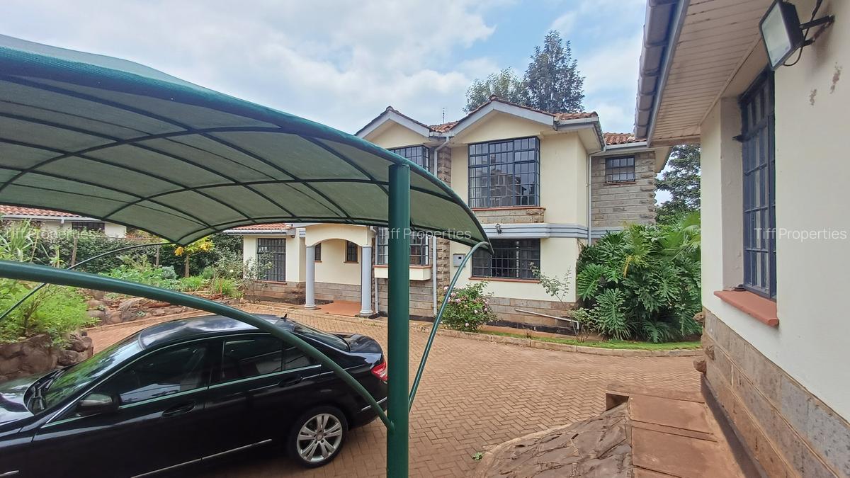 4 Bed Townhouse in Rosslyn - 2