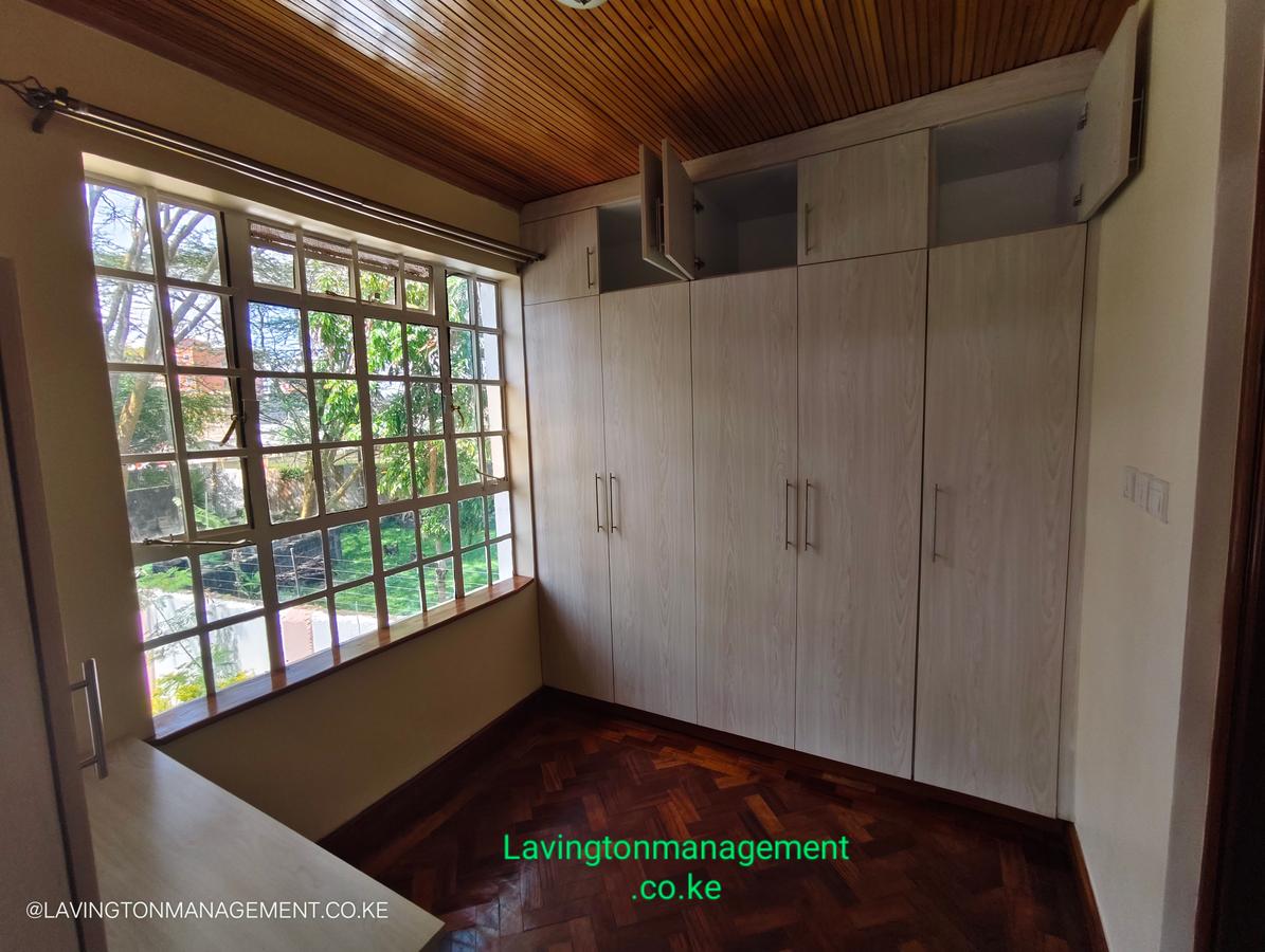 5 Bed Townhouse with En Suite at Lavington Green - 17