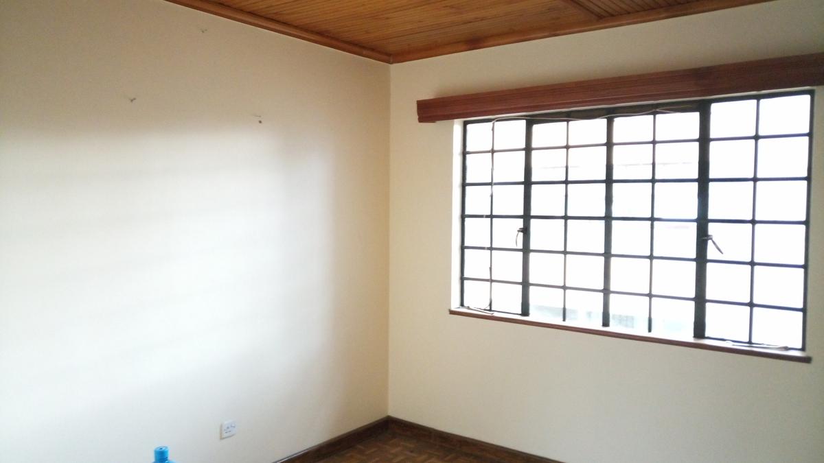 2 Bed Apartment with En Suite at Near Sarit Centre - 19