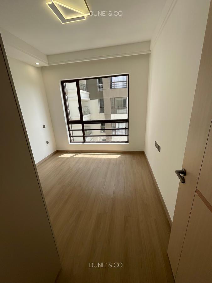 2 Bed Apartment with En Suite in Riverside - 17