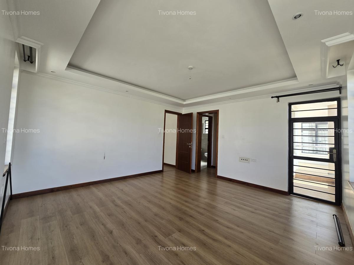 4 Bed House with En Suite in Membley - 3