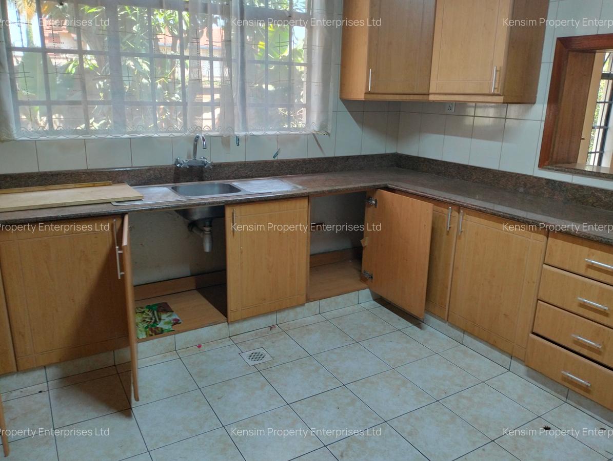 4 Bed Townhouse with En Suite in Lavington - 6