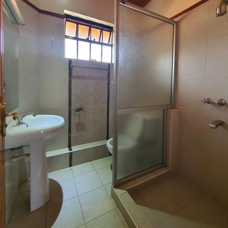 5 Bed Townhouse with En Suite at Kaputei Gardens - 10