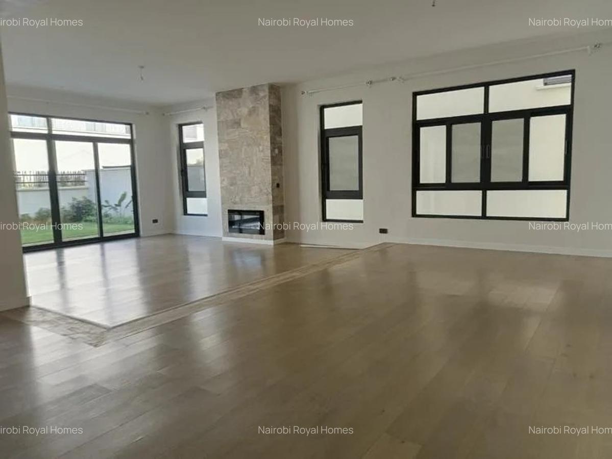 5 Bed Townhouse with En Suite at Lavington - 5