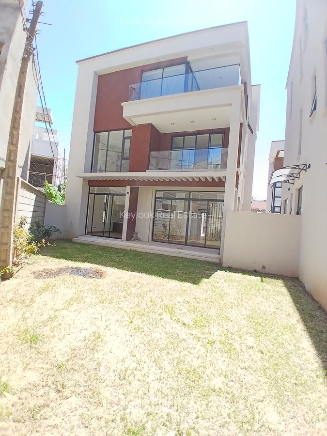 5 Bed Townhouse with En Suite at Lavington Green - 1