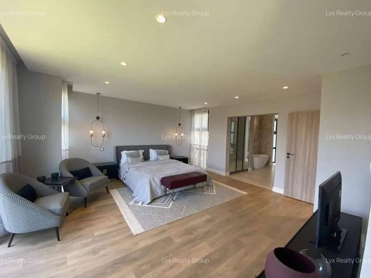 5 Bed Villa with En Suite in Runda - 15