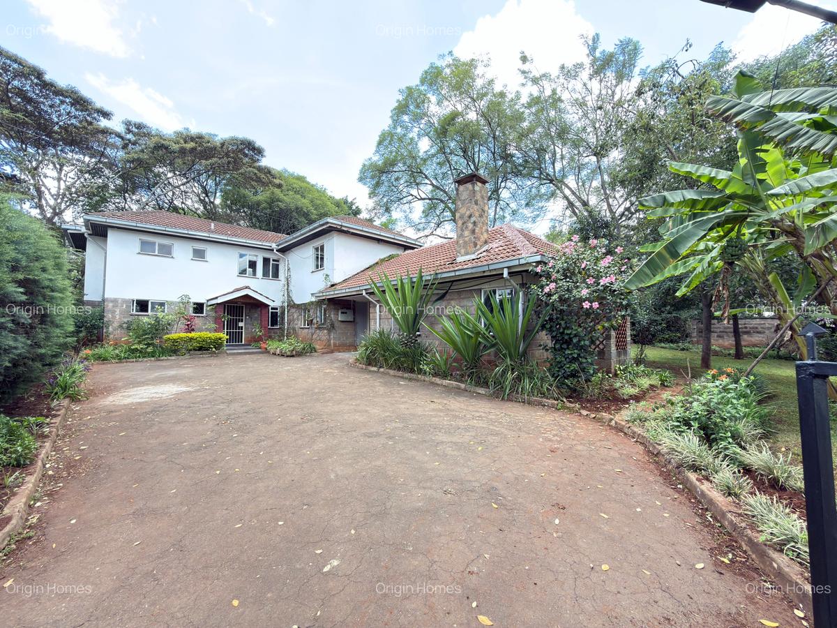 4 Bed Townhouse with En Suite at Lavington - 1
