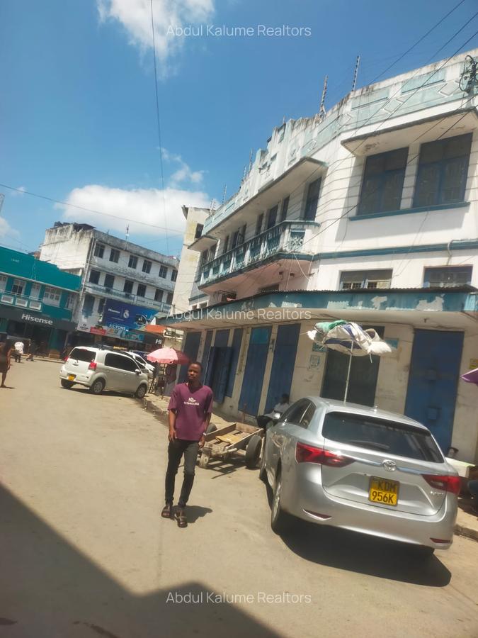 10 Bed House with En Suite at Mombasa - 6