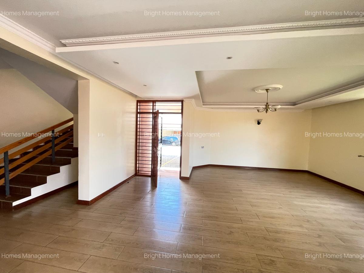 6 Bed Townhouse with En Suite in Lavington - 3