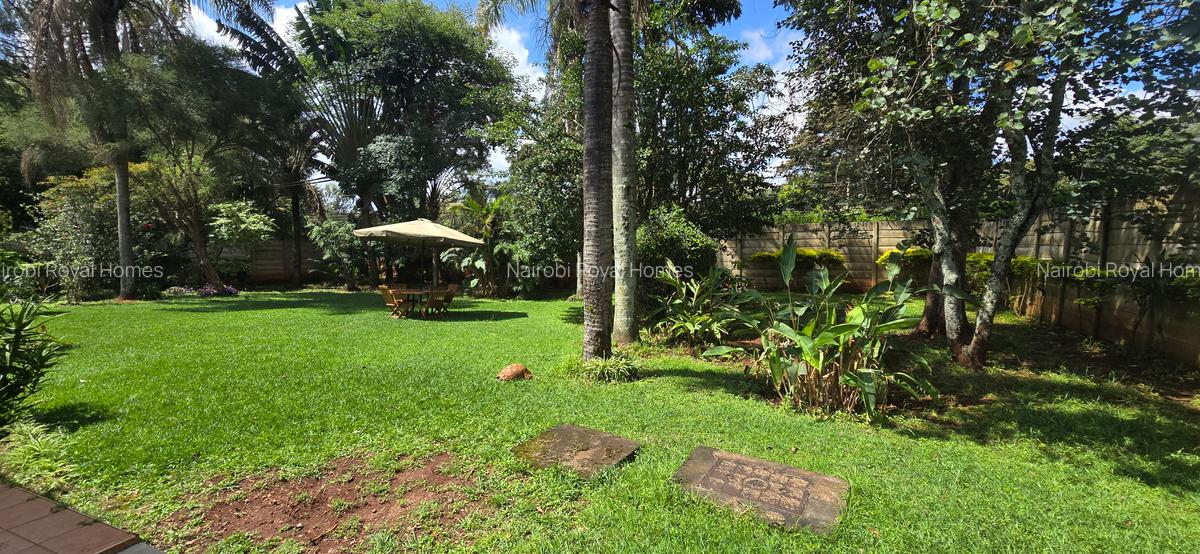 4 Bed House with En Suite at Loresho Road - 11