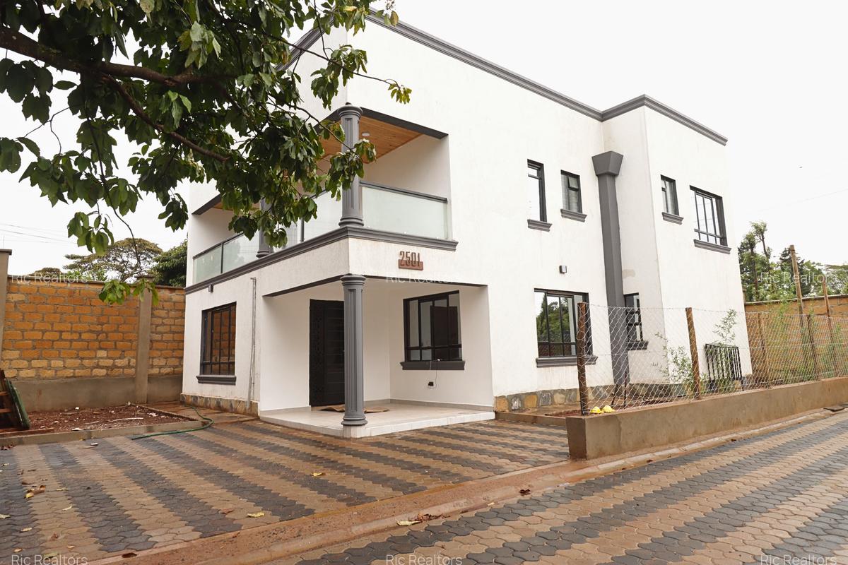 4 Bed Townhouse with En Suite at Maragara Road - 3
