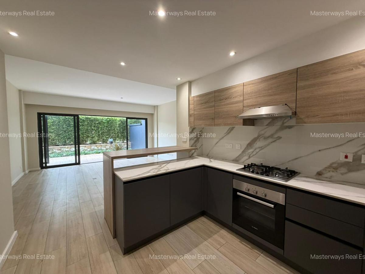 2 Bed Apartment with En Suite in Riverside - 5