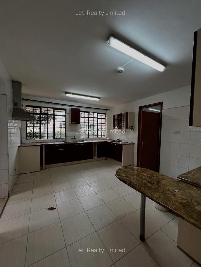 4 Bed Townhouse with En Suite in Lavington - 8
