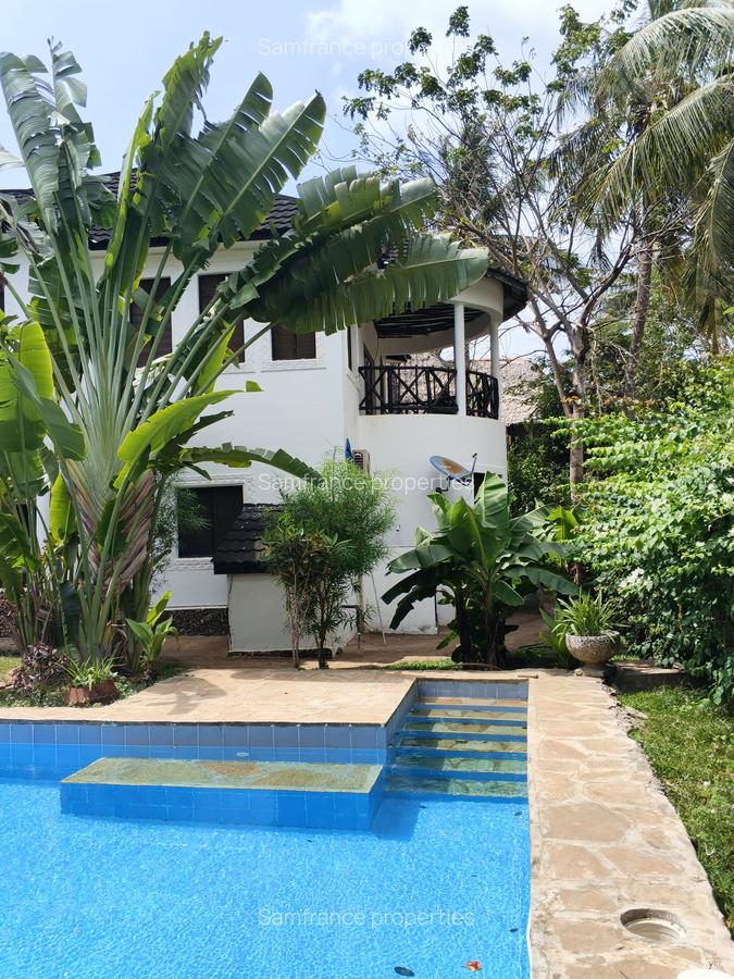 4 Bed Villa with En Suite at Diani - 3