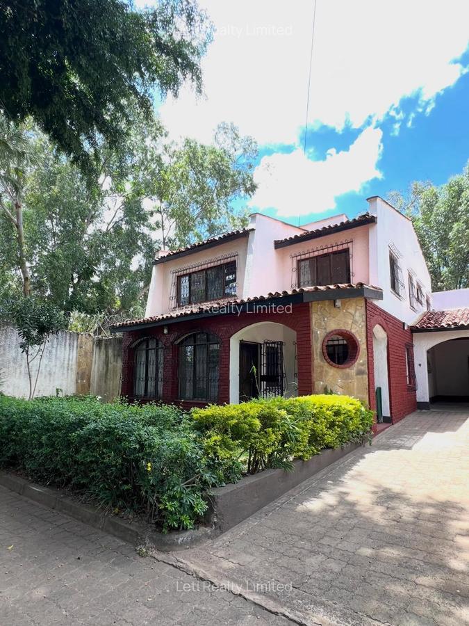 4 Bed Townhouse with En Suite in Lavington - 1