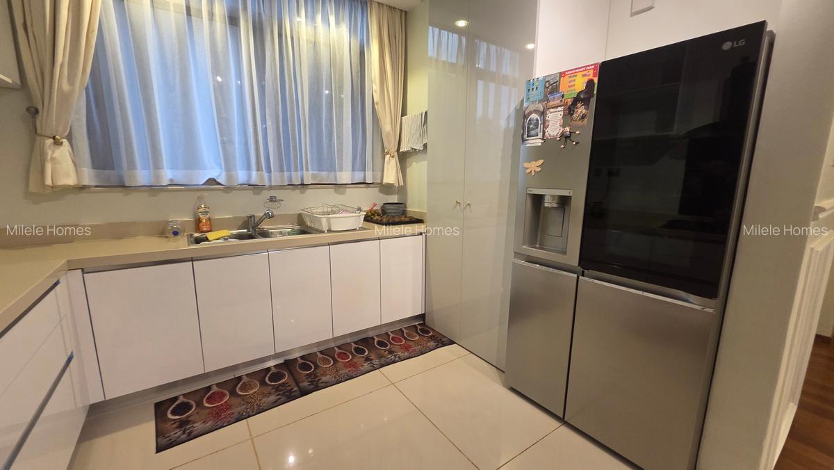Serviced 3 Bed Apartment with En Suite at 6Th Avenue - 13