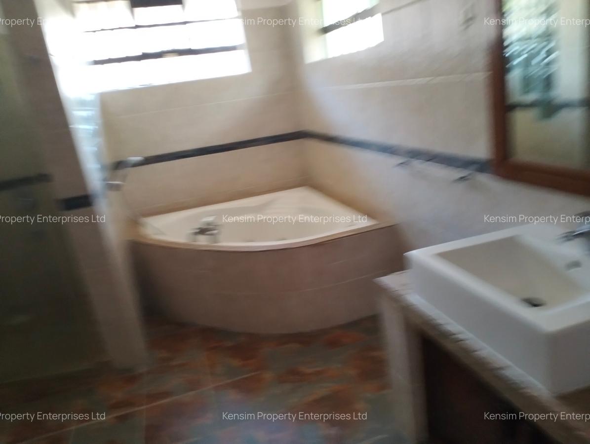 4 Bed Townhouse with En Suite in Spring Valley - 4