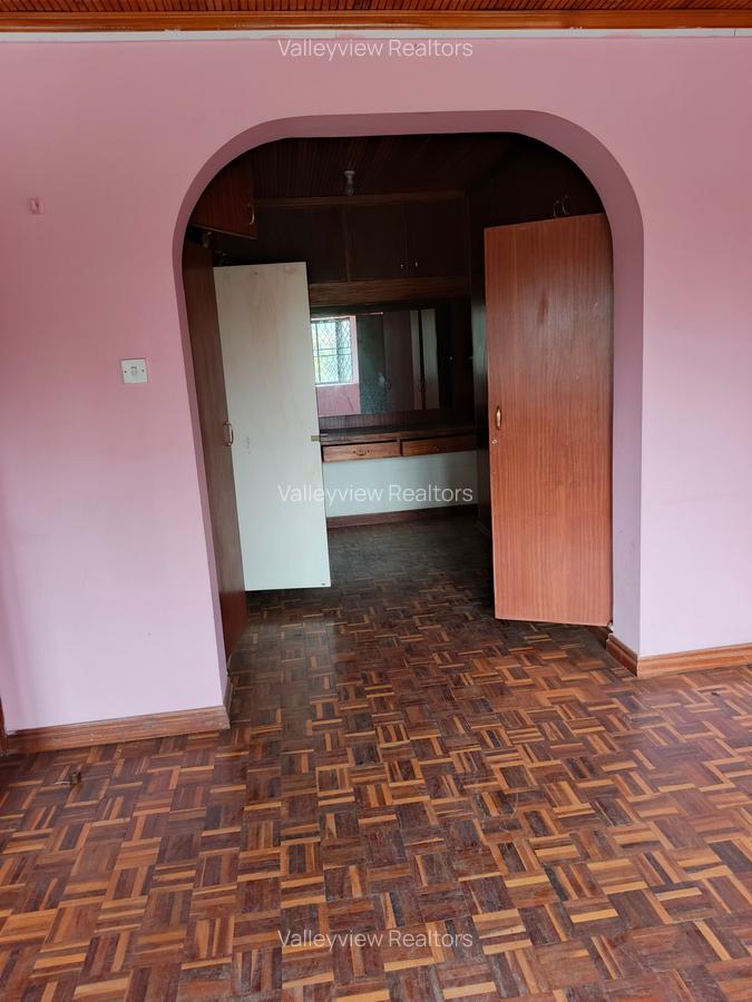 4 Bed Townhouse with En Suite at Lavington - 15