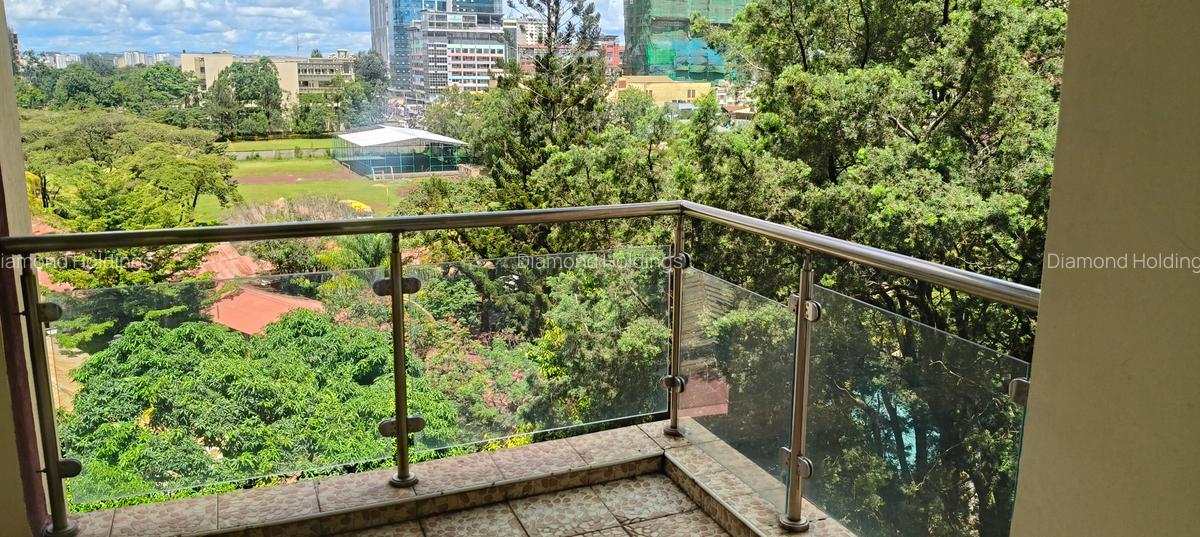 4 Bed Apartment with En Suite at Parklands - 1