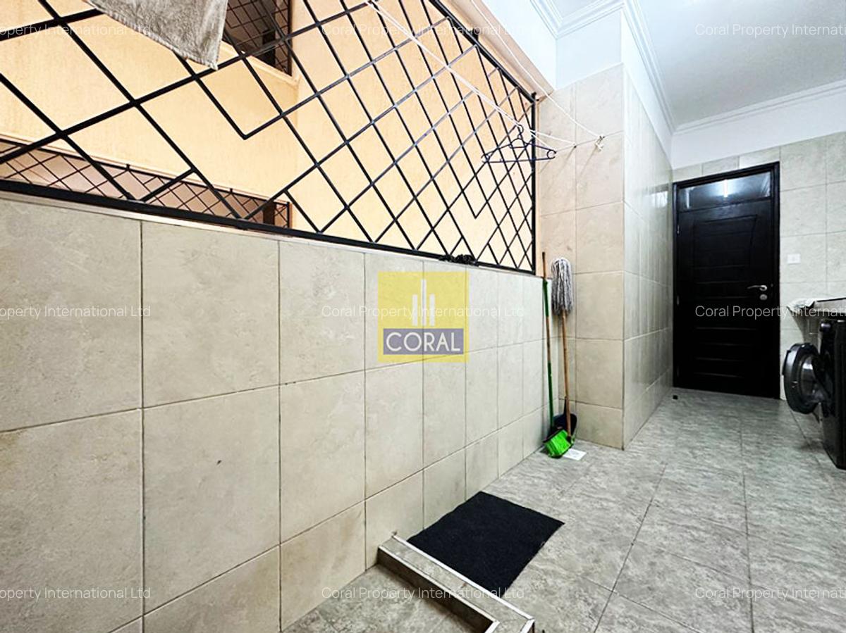 2 Bed Apartment in Brookside - 7