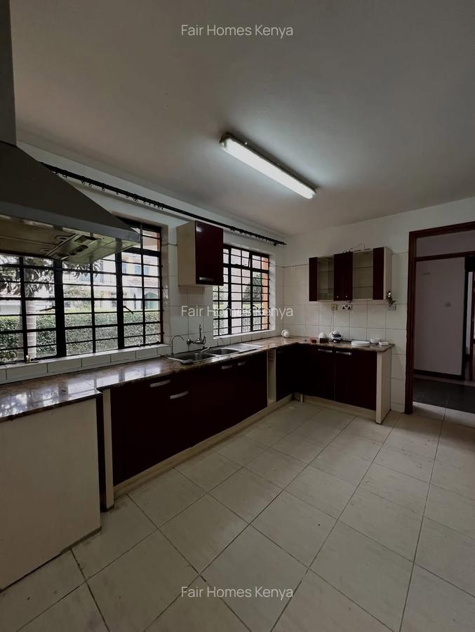 5 Bed Townhouse with En Suite at Lavington Green - 13