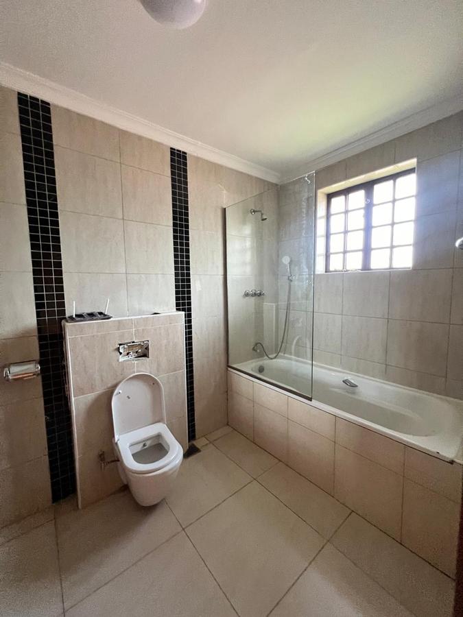 5 Bed House with En Suite in Runda - 3