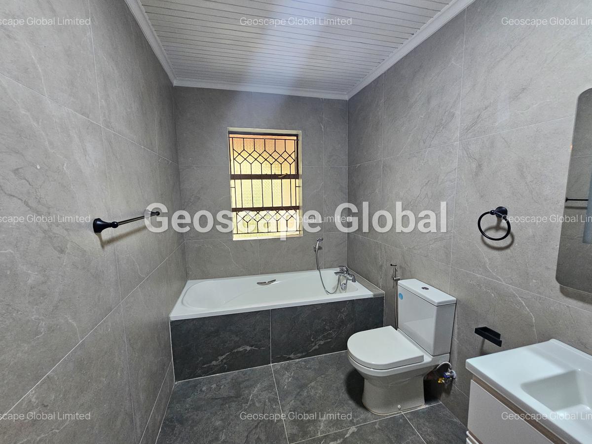5 Bed House with En Suite in Runda - 9