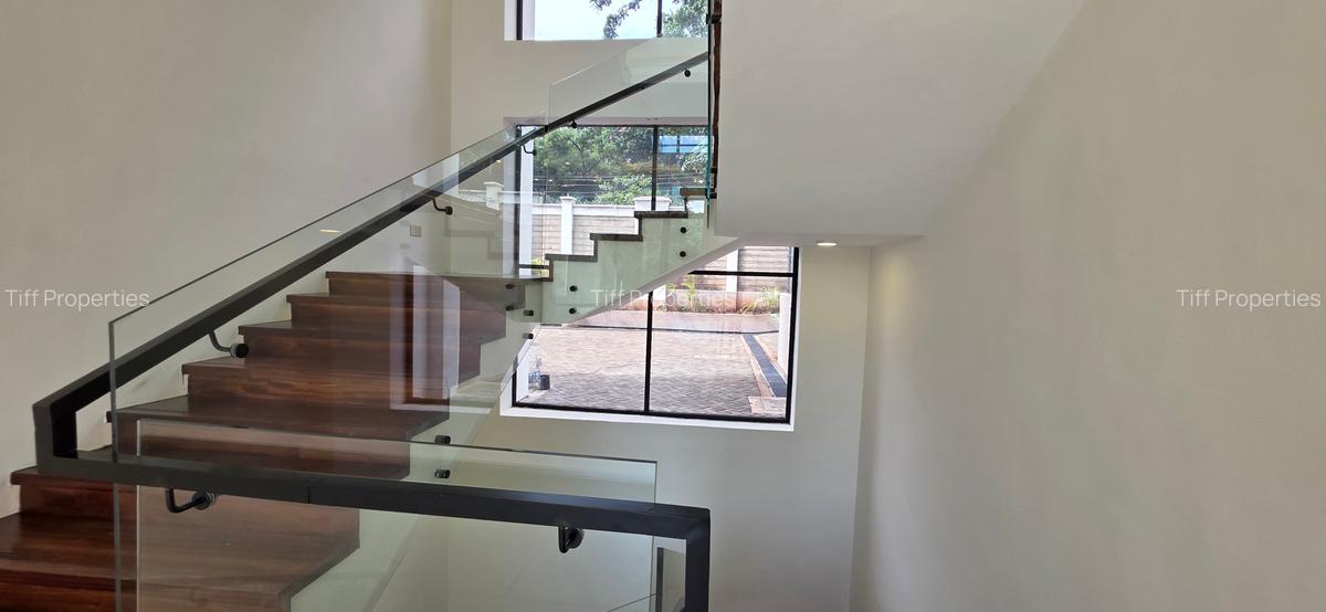5 Bed Townhouse in Kitisuru - 3
