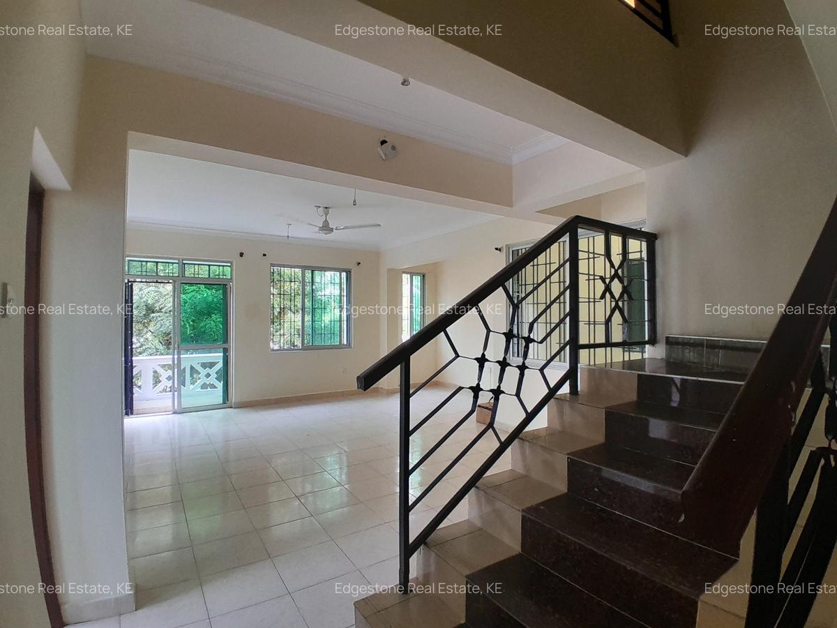 3 Bed Apartment with En Suite in Nyali Area - 1