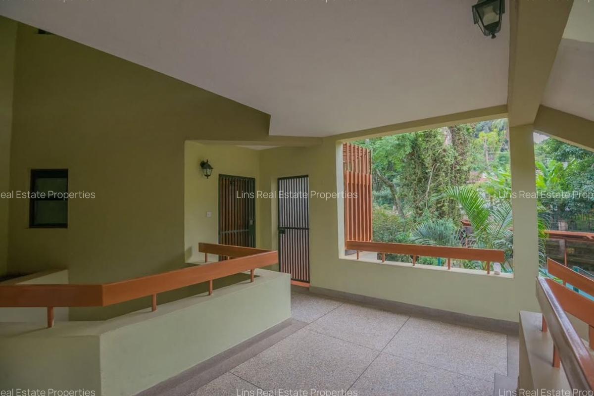 Serviced 4 Bed Apartment with En Suite in Riverside - 11