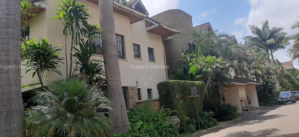 5 Bed Villa with En Suite at Lavington - 15