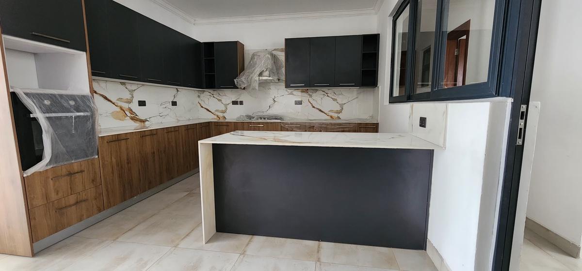 3 Bed Apartment with En Suite in Kileleshwa - 4