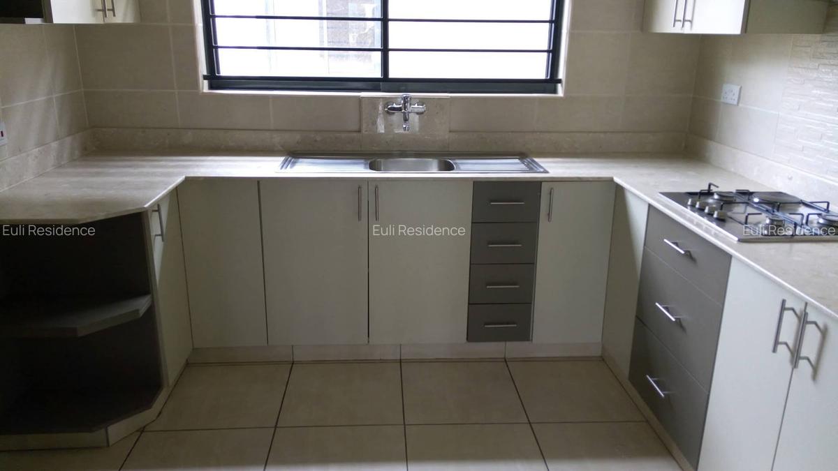 3 Bed Apartment with En Suite at Rhapta Rd - 3