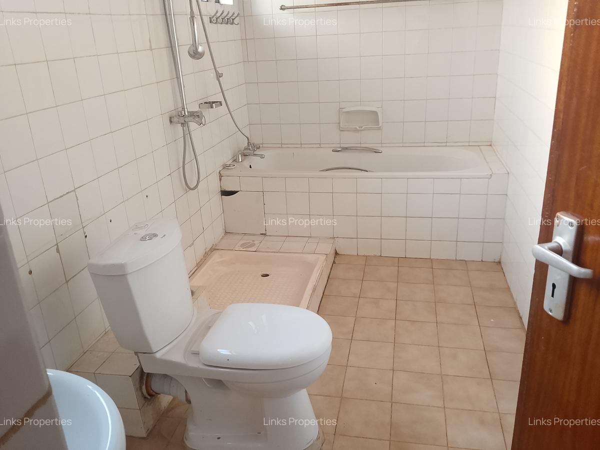 4 Bed Townhouse with En Suite at Mountain View - 9