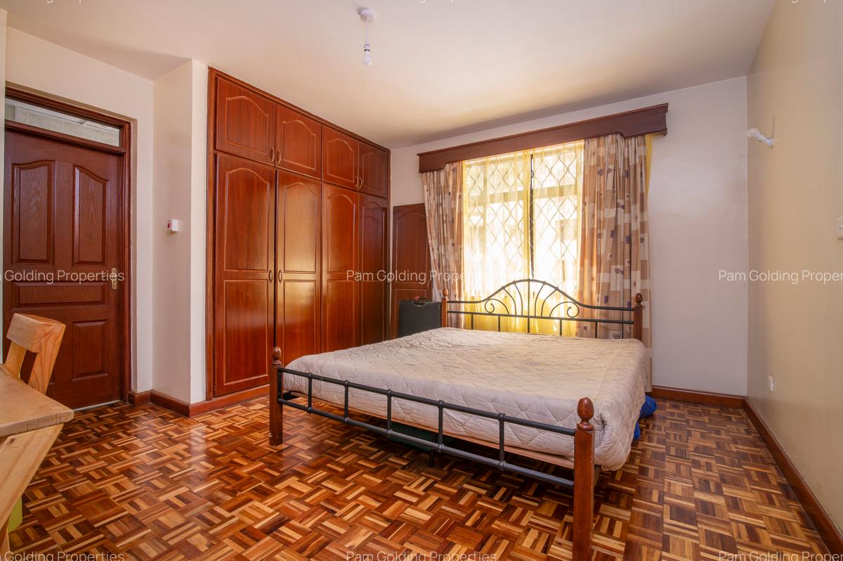 4 Bed Apartment with En Suite at Brookside - 7