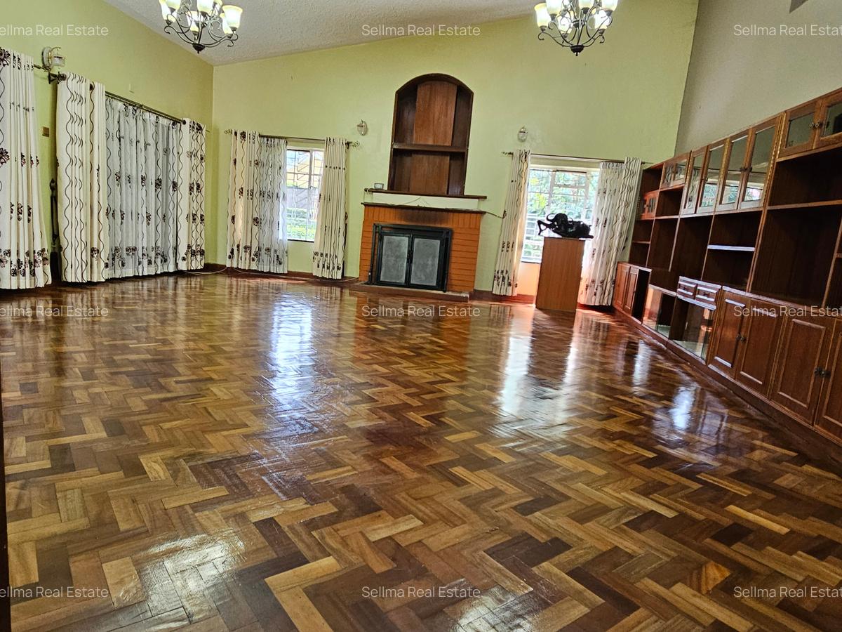 4 Bed House with En Suite at Redhill - 10