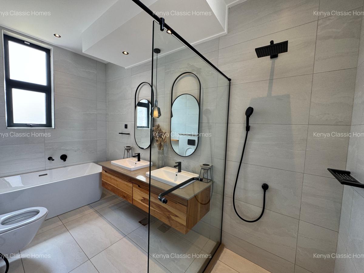 4 Bed Townhouse with En Suite at Loresho - 5