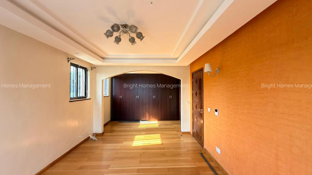 4 Bed Villa with En Suite in Lavington - 8